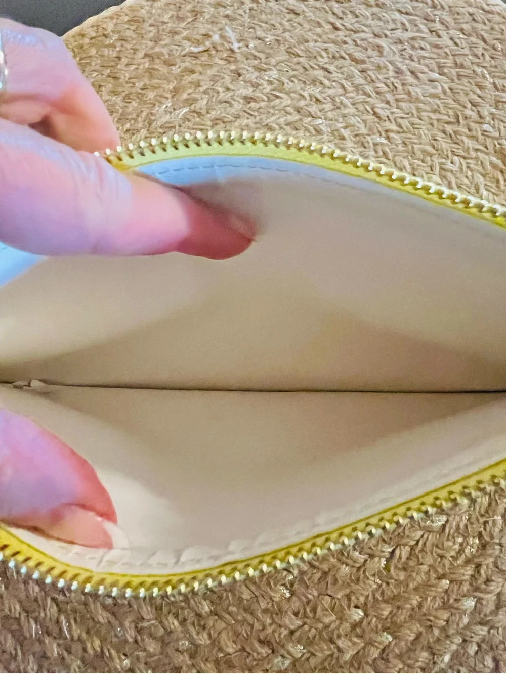 kate spade glossy yellow zip pouch.        NWT